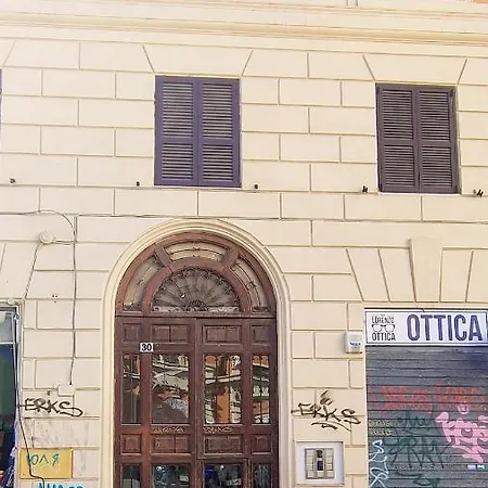 Sanniti' Nyaraló *